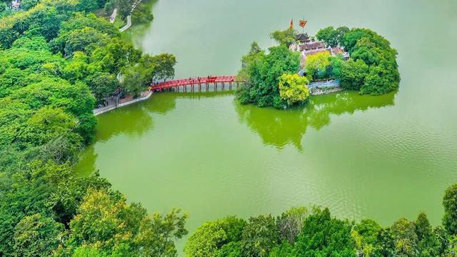 Hồ Hoàn Kiếm.jpg
